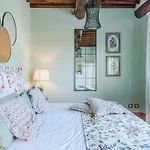 Ground-floor With Shared Pool *